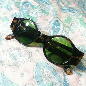 • ○ SPITFIRE  ○•